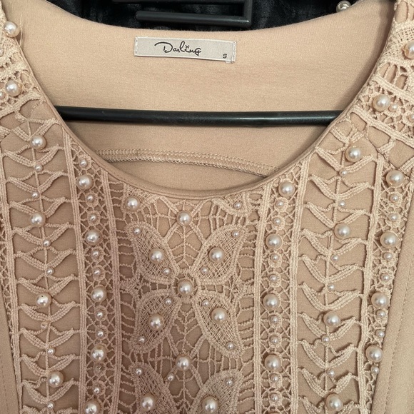 Never worn classy neutral dress with pearl detaining. Size small fits like a 6. - Picture 1 of 3